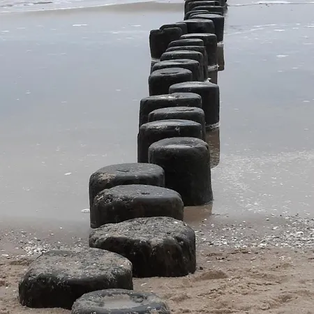 Haus Nemo - 5, Gemuetliches Mit Strandkorb, Strandnah 50 M