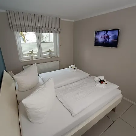 Haus Nemo - 5, Gemuetliches Mit Strandkorb, Strandnah 50 M Daire Heringsdorf