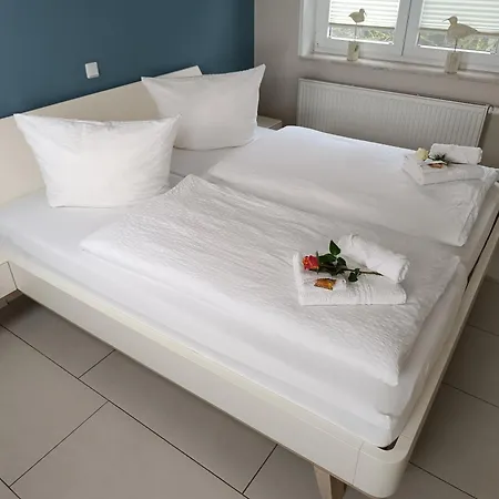 Haus Nemo - 5, Gemuetliches Mit Strandkorb, Strandnah 50 M