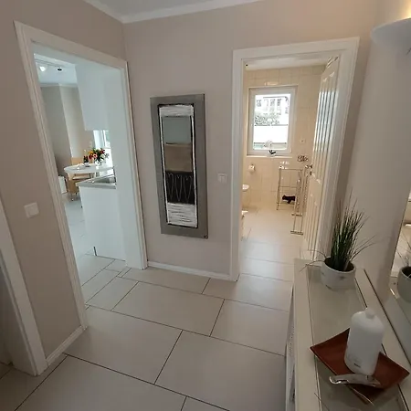 Haus Nemo - 5, Gemuetliches Mit Strandkorb, Strandnah 50 M * Heringsdorf