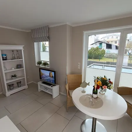 Haus Nemo - 5, Gemuetliches Mit Strandkorb, Strandnah 50 M * Heringsdorf